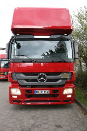 Move organised by Bernhard Storck jr. GmbH from Hamburg